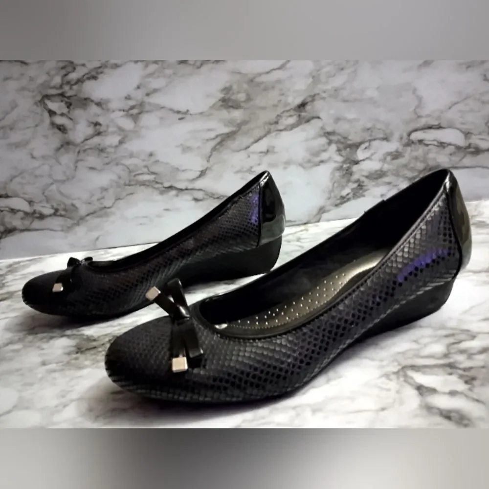 Karen Scott Pippa Low Wedge Heel with Bow Size 7.5M